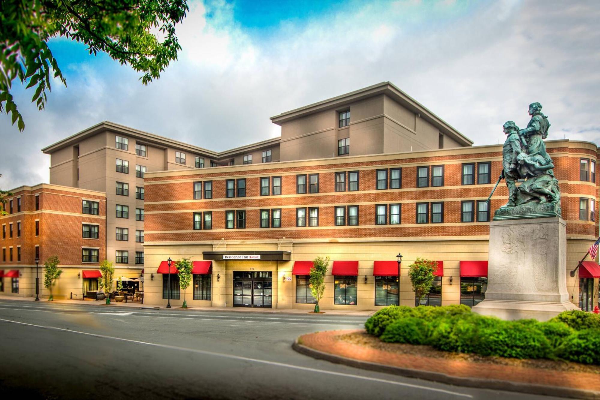 Residence Inn By Marriott Charlottesville Downtown Exterior foto
