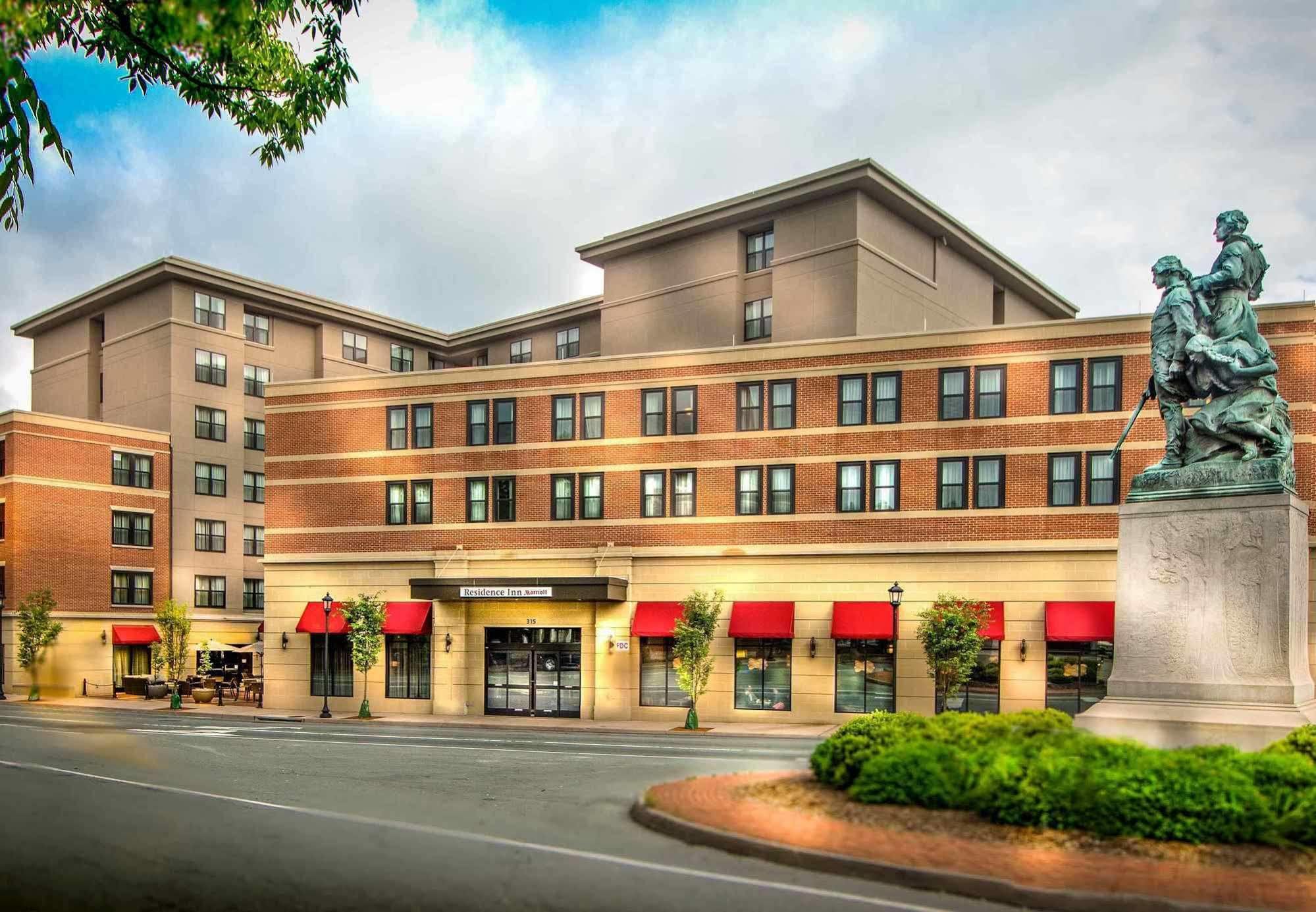 Residence Inn By Marriott Charlottesville Downtown Exterior foto
